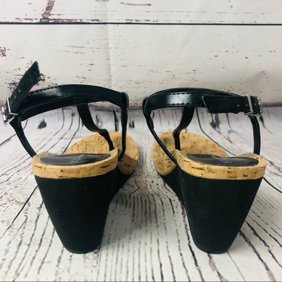 BCBGeneration Crystal T-Strap Buckle Wedge Sandals Maybel Shoes Black Cork 7.5 - Picture 5 of 9